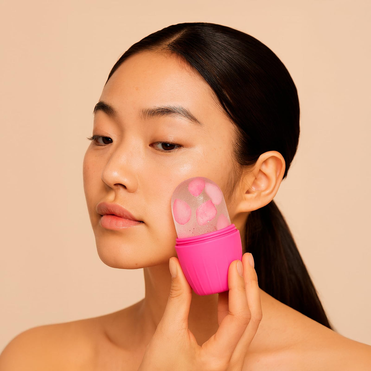 CLEOSKIN Kit Skin Care Hieloterapia: Crema Contorno de Ojos Eye Booster (Retinol + Cafeína) y Molde Ice Roller de Silicona para Rostro – Reduce Bolsas, Ojeras e Inflamación, Efecto Lifting Facial.